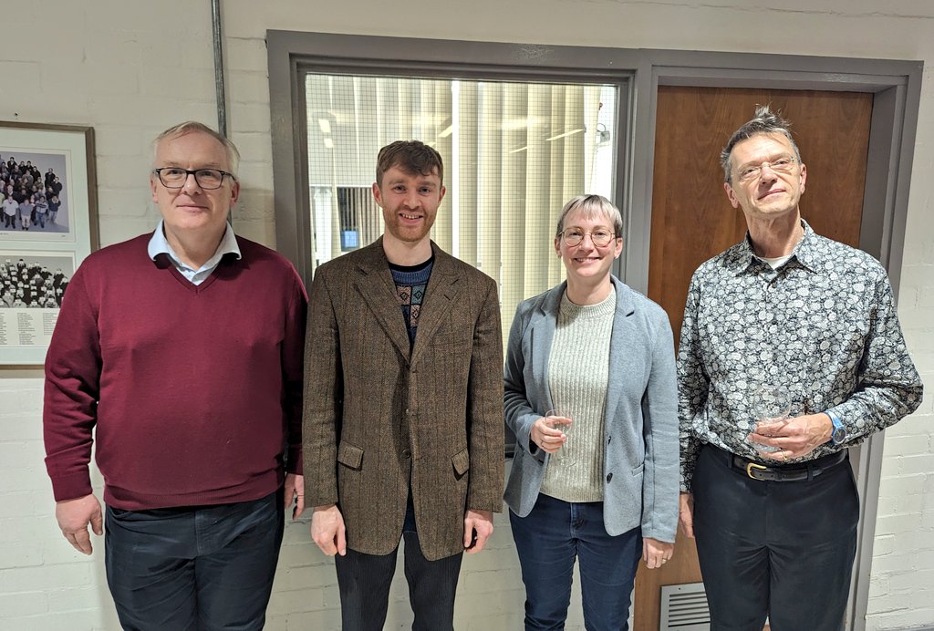 Congratulations to Dr. David Marsden on the successful defence of his PhD research on the search for heavy neutral leptons with @Microboone! arxiv.org/abs/2310.07660 🥳