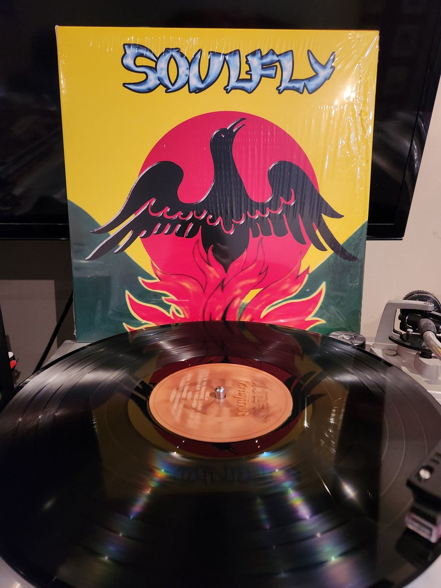 SpinVinyl1's tweet image. Soulfy's second album was a continuation of the first with groovy riffs, tribal influence and great guest spots like Tom Araya of Slayer, Corey Taylor of Slipknot and Sean Lennon.
#Soulfly #Primitive #BackToThePrimitive #Pain #Terrorist #SonSong #Jumpdafuckup #vinylrecords