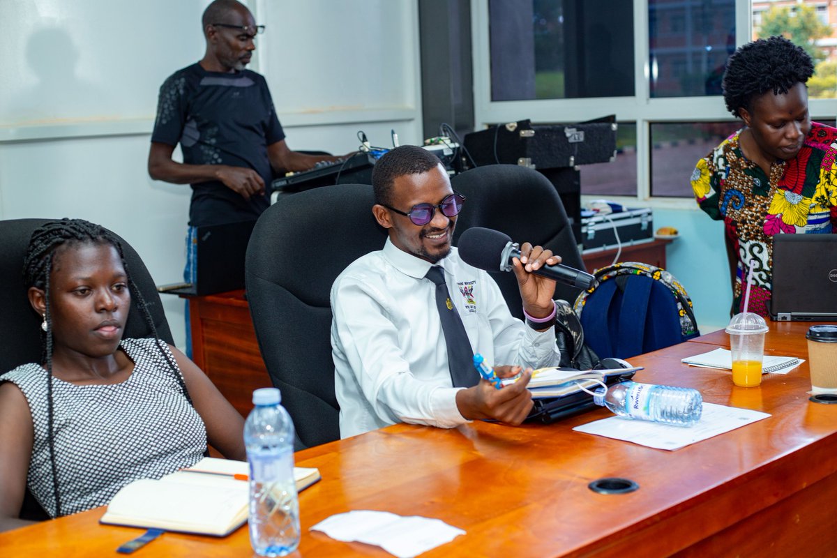 UNAUGANDA's tweet photo. Young people are encouraged to avoid self-pity, emphasized by @BagumaRT, Secretary-General, during the youth dialogue on #LeavingNoOneBehind. 

He emphasized the importance of setting personal goals first, being open to adjusting them for the better, before seeking assistance. https://t.co/lSGZO3VWv6