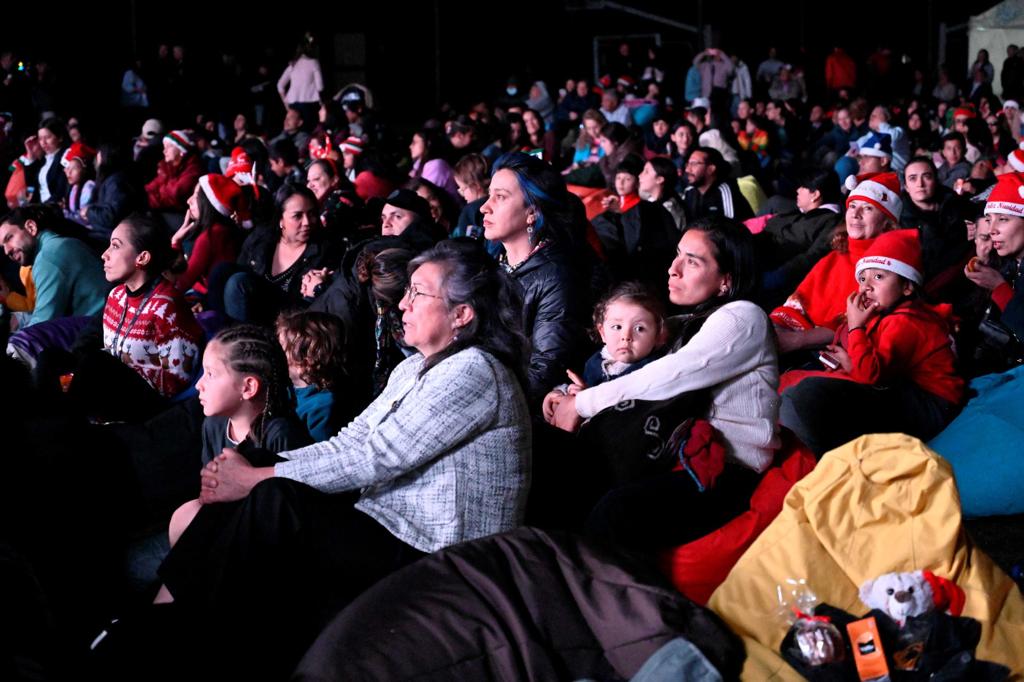 Compartimos con la Comunidad Javeriana y sus familias el inicio de la Navidad en un espacio de celebración del arte y la vida. Estos ratos de unidad y encuentro le dan pleno sentido a esta época que nos invita a estar junto al otro.