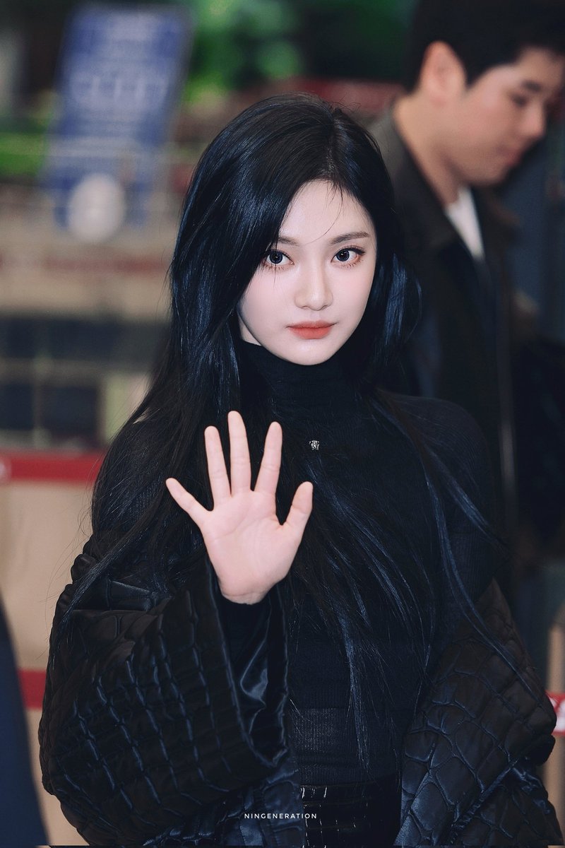 NINGeneration's tweet photo. 🖤
#NINGNING #닝닝 
#aespa  #æspa #에스파 https://t.co/bmw3cPai78