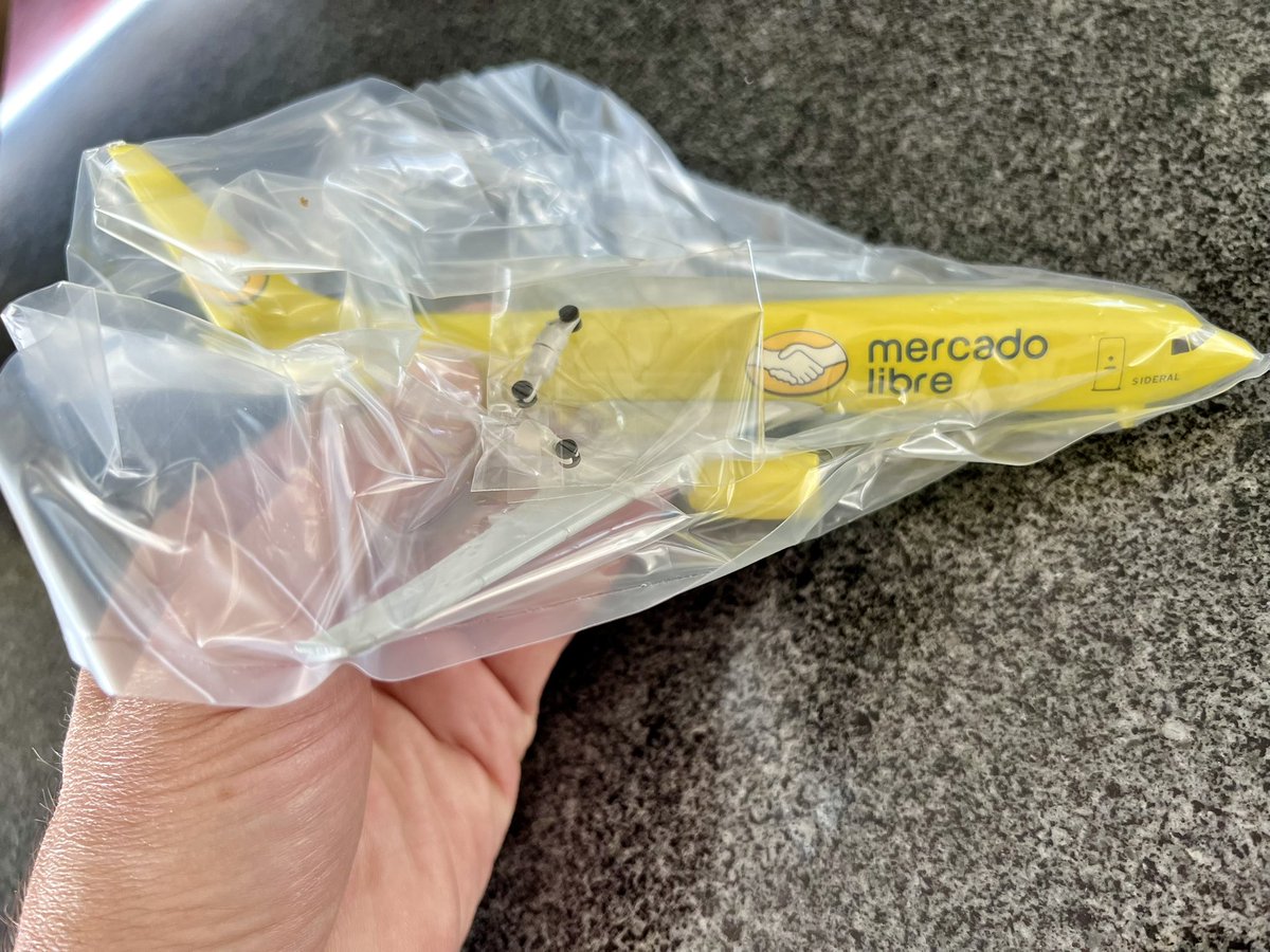 Hernan Galante (@galanteh) on Twitter photo Llego el avión de Mercadolibre comprado en ML. Orgullo que genera esta empresa que manda paquetes y coso según los resentidos. Felicidades <a href="/marcos_galperin/">Marcos Galperin</a> y a todos los 40 mil colaboradores. De un humilde inversionista en la bolsa y admirador de la marca. Llego el avión de Mercadolibre comprado en ML. Orgullo que genera esta empresa que manda paquetes y coso según los resentidos. Felicidades <a href="/marcos_galperin/">Marcos Galperin</a> y a todos los 40 mil colaboradores. De un humilde inversionista en la bolsa y admirador de la marca.