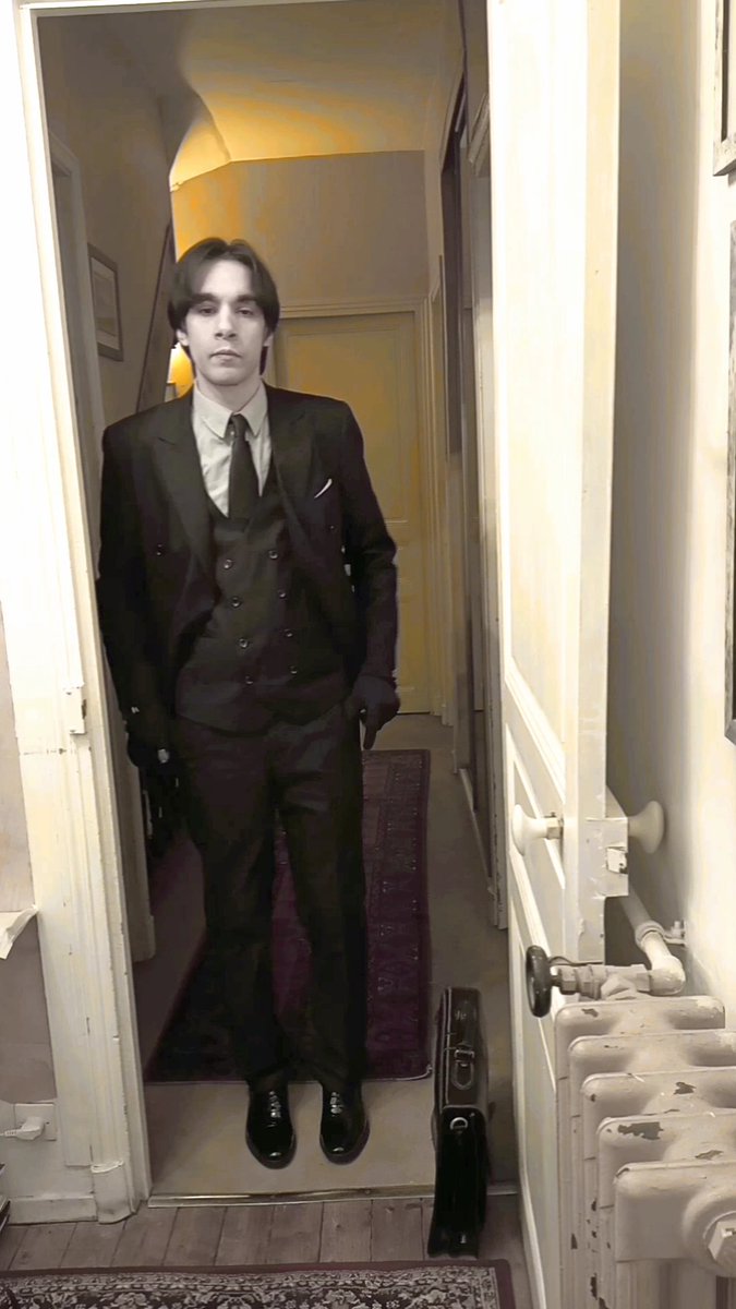 Ciel_PthWindsor's tweet image. His Royal Highness the young Earl Maxwell Mitford will receive shareholders at the headquarters of the family business to present to them the results of the financial year #youngmodel