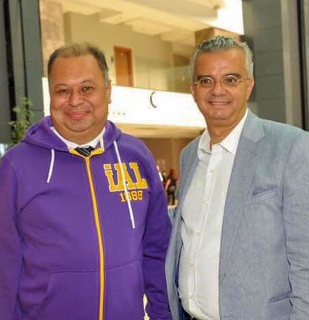 Değerli okul arkadaşım, Çine Belediye Başkanımız Enver Salih Dinçer yaşamını yitirmiştir. Ailesinin ve sevenlerinin acısını paylaşırım. Huzur içinde yatsın.