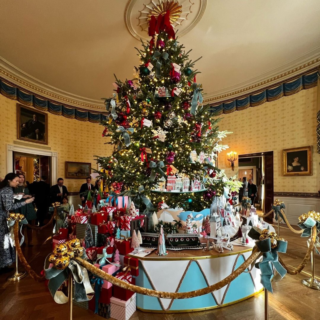 globalresults's tweet photo. @viralnationinc was invited to the @whitehouse to discuss the future of the creator economy. 

The team also attended the Annual Holiday Reception hosted by @flotus, Dr. Jill Biden.⛄ 

#ClientHighlight #Holiday #ViralNation https://t.co/A903DqjgjB