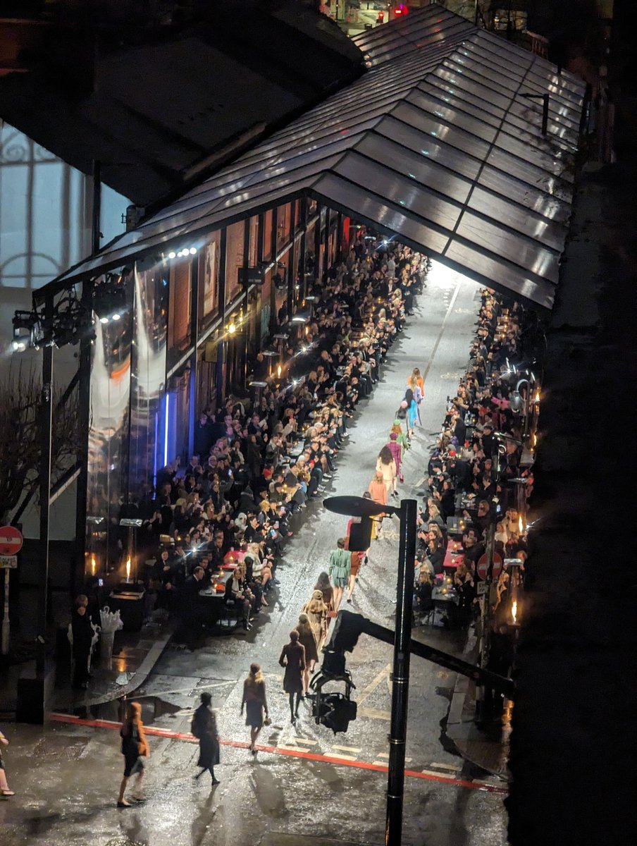 Furmo91's tweet photo. Best seats in the house for the #CHANELMetiersdArt #Manchester https://t.co/TVuHWJz0jo