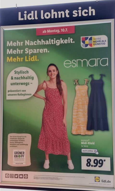 Wow, Lidl zieht sich nach unseren Recherchen zu diesem Kleid aus der Militärdiktatur Myanmar zurück!

Dass das 8,99-Euro-Kleid als nachhaltig und fair beworben wurde und mit dem „Grünen Knopf“ sogar das offizielle Textilsiegel der Bundesregierung erhalten hat, ist ein Skandal.