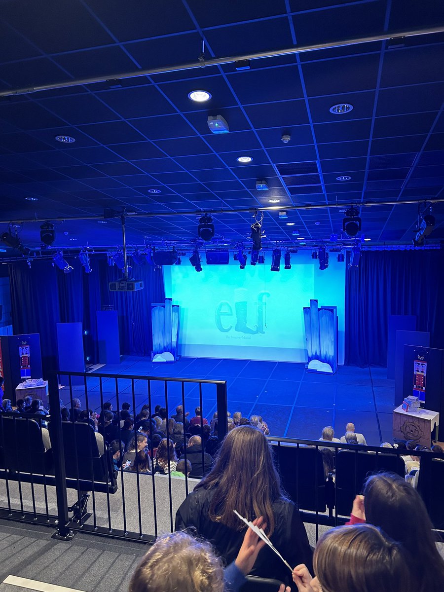 MrFoot19's tweet photo. Christmas Production tonight. Elf! 🎄🎅🏻 @PlymstockS https://t.co/9l4pQ3NFOI
