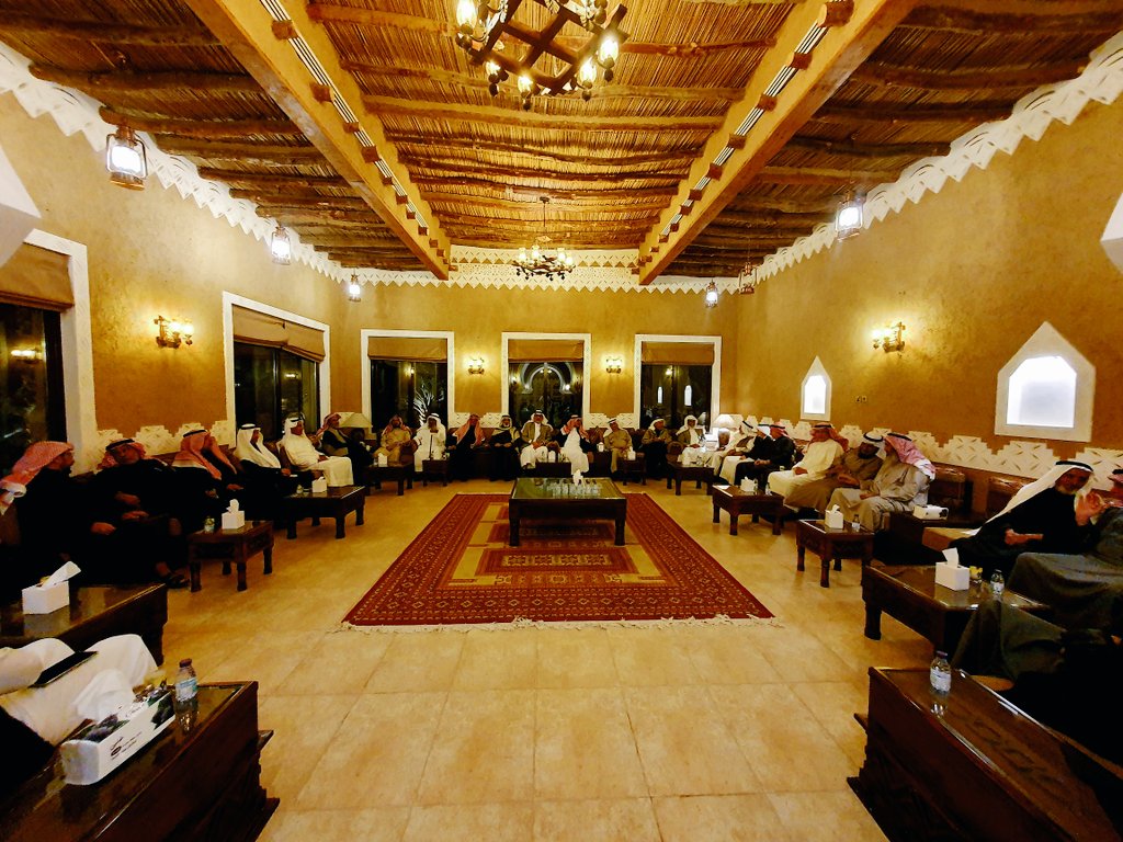 أمسية جميلة فيها كثير من الذكريات جمعت الجيل الأول من مهندسي #المؤسسة_العامة_لتحلية_المياه_المالحة  
في لقاء الوفاء و المحبة بحضور معالي وزير المياه والكهرباء ومحافظي التحلية السابقين .
والزملاء الأفاضل من قيادات قطاع التشغيل والصيانة والمشروعات ... 
#الرياض