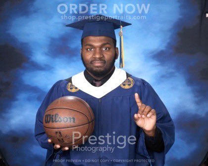 Ishthebest1's tweet photo. I am a young black man from north Philadelphia. I beat the odds and didn’t become a stat and I thank God for that and basketball saved my life and got me an education! Thank you 👨🏿🎓. YOUNG BLACK EDUCATED. #GETBCKSZN
#GODFIRST #BANEMODE 0 excuses! Thank you mom and dad! https://t.co/QRH7cpTITT