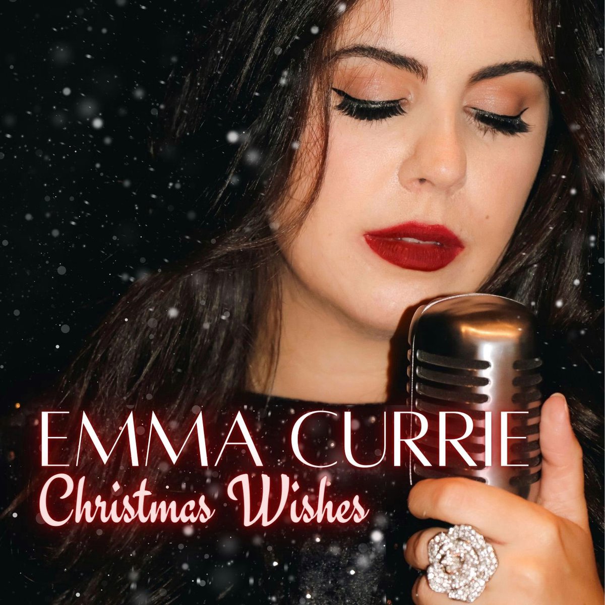 emmacurrie97's tweet photo. Available everywhere 🎄❄️

https://t.co/NUpZy1yCkK https://t.co/btpzIJs6MS