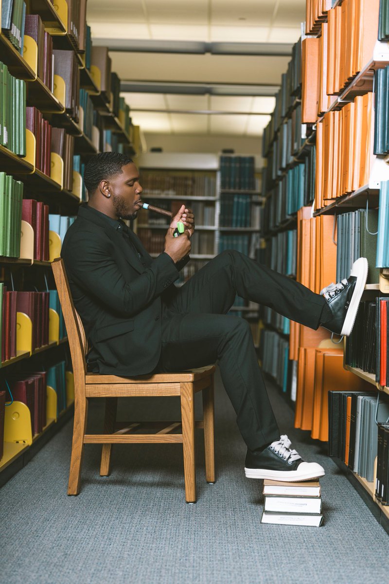 TheJoshShort5's tweet photo. Done, Blessed &amp; ready for the next chapter! The Marathon continues 🏁
Bachelors of Science in Sociology

#JSU23 #HBCUGRAD #THEEILOVE #BLACKEXCELLENCE #CUMLAUDE https://t.co/oOSJsUmuDK