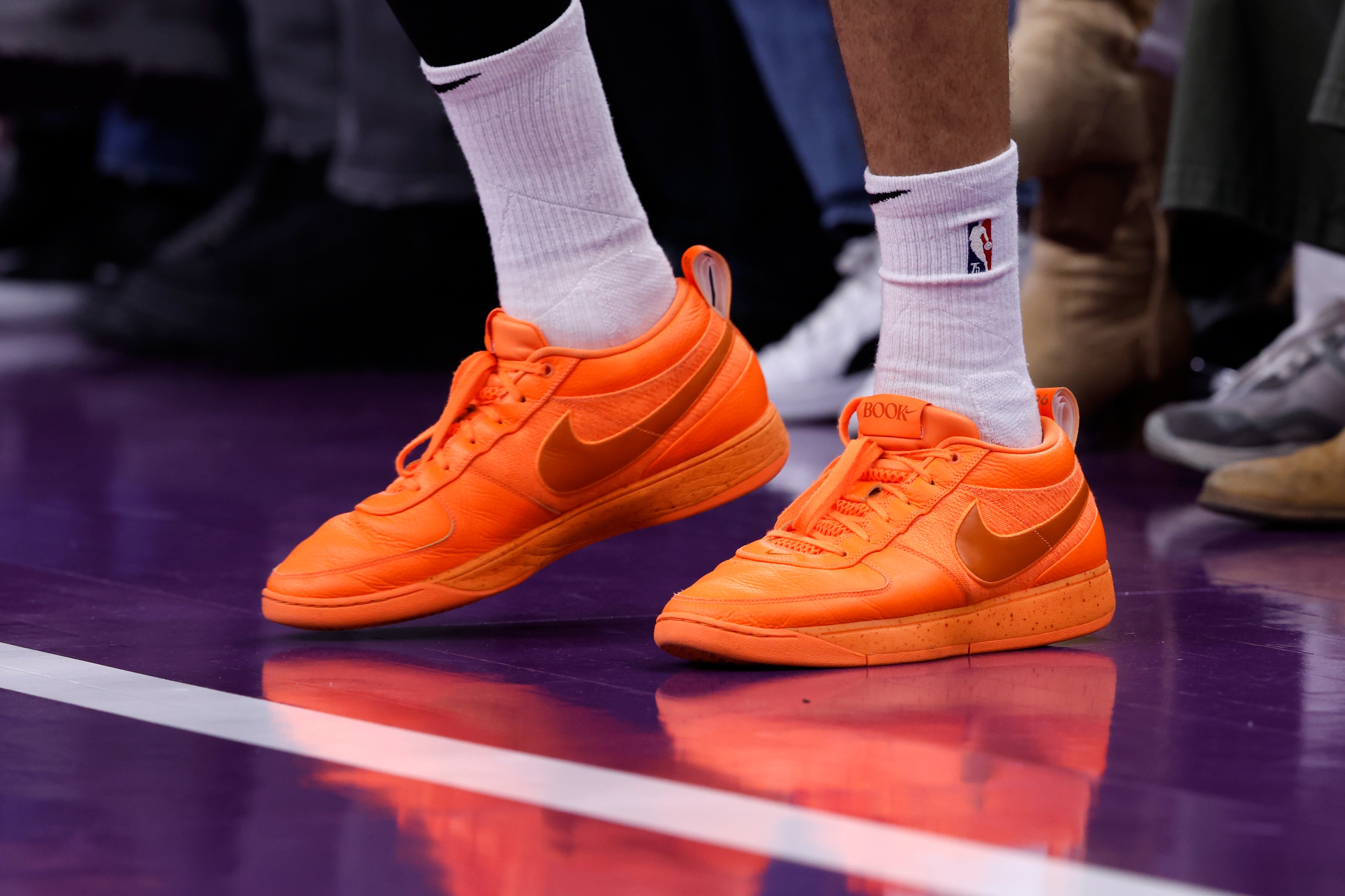 Devin booker air force 1 sales on feet