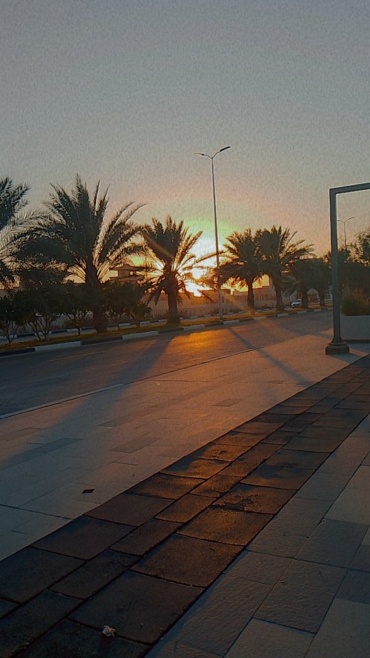 nada3323w's tweet photo. من لم يكن نورًا لنفسه لن تُسعفه كل أضواء الكون.. https://t.co/rPbtSY9ZTQ