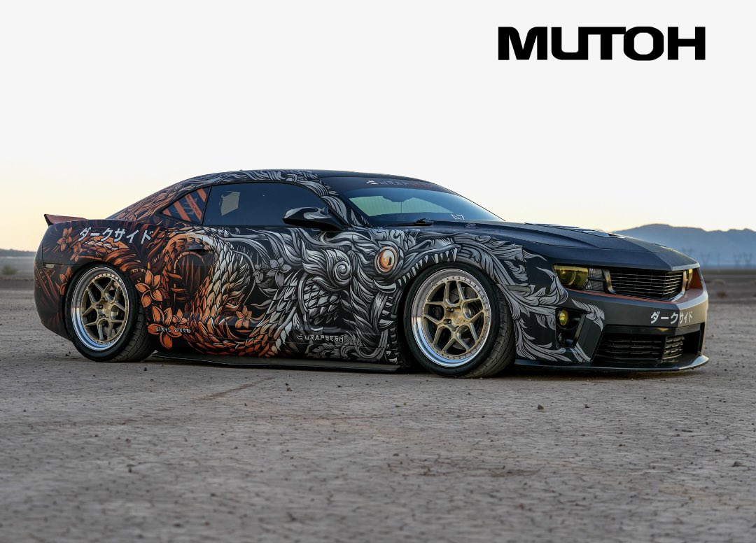MutohAmerica's tweet photo. 🐲 Behold the Dark Side 3.0 Wrap with its stunning new reflective upgrade! 🌟 Installed by Wrapsesh a few years ago, the copper dragon side of the wrap still looks brand new – absolutely amazing! 🔥 Printed using MUTOH’s 64” Eco-Solvent printer, the XpertJet 1682SR. 👏 https://t.co/AEMH9YI0vT
