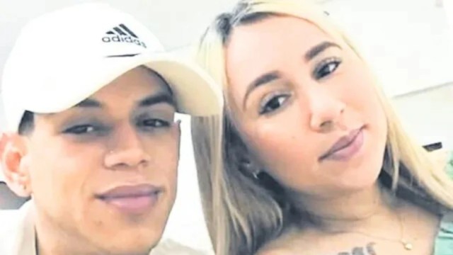 Wanda del Valle,pareja del "Maldito Cris" ficha clave del Tren de Aragua en Perú, fue capturada en Bogotá.
Ella es parte de  una facción del Tren de Aragua que había tomado control en el sur de Lima #Perú,con trata de personas, homicidios y extorsión.
 bit.ly/3uL2uKS