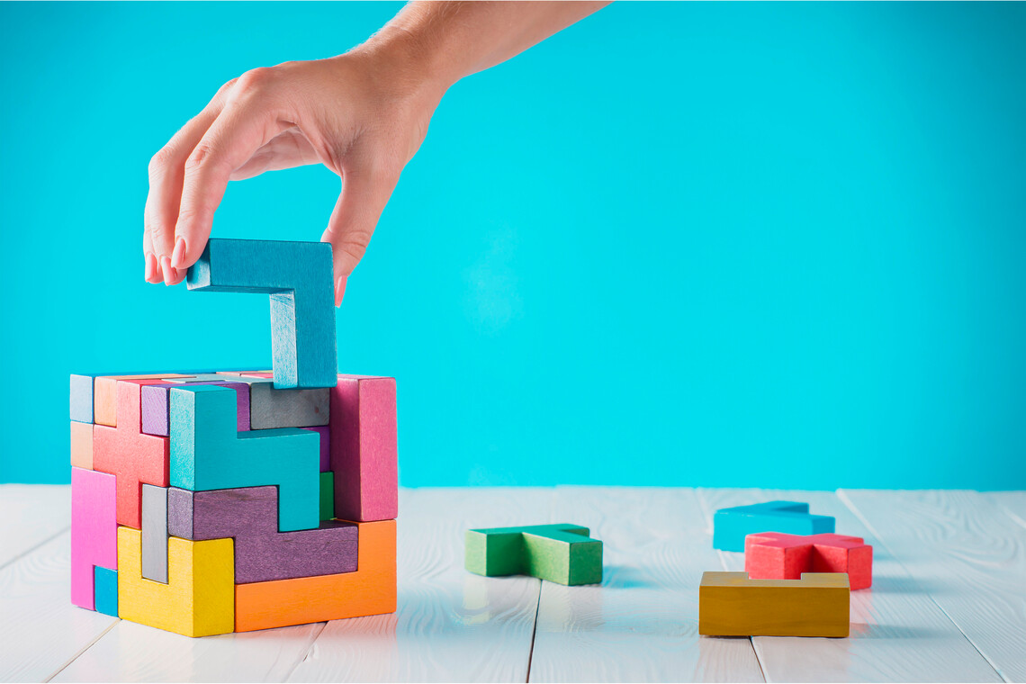 Fest verankertes Basiswissen verbessert den #Lernerfolg und die langfristige Entwicklung von Schüler*innen. Diese Annahme steckt hinter dem Konzept der täglichen Auftaktübungen. Sie sollen helfen, Basiswissen besser im Gedächtnis zu verankern: cornelsen.de/magazin/beitra… #Bildung