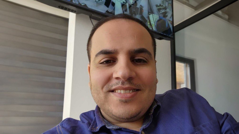 💔🇵🇸 PALESTINIAN journalist Diaa Al-Kahlot has been detained and stripped of his clothing by ISRAELI TERRORISTS!