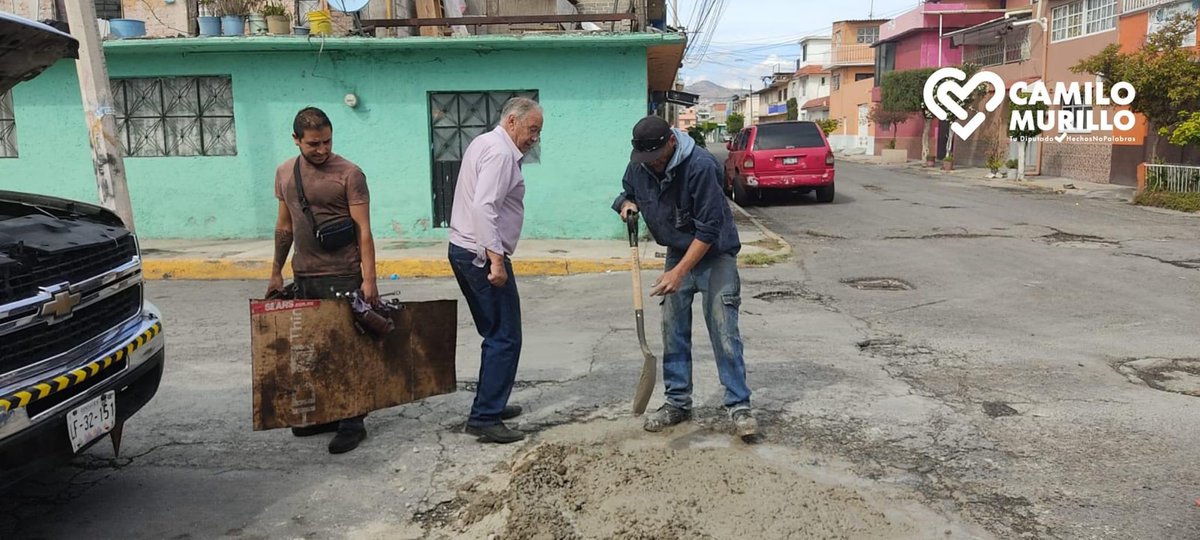 LegislativoMx_O's tweet photo. #DiputadxsApoyando: El diputado @CamiloMurilloZ1 comprometido a mejorar y reconstruir el #DistritoXXII.⛏️✨
@DipMorenaEdomex
👉🏻 https://t.co/HP3T5fBcrL https://t.co/zdBN1cD3Br