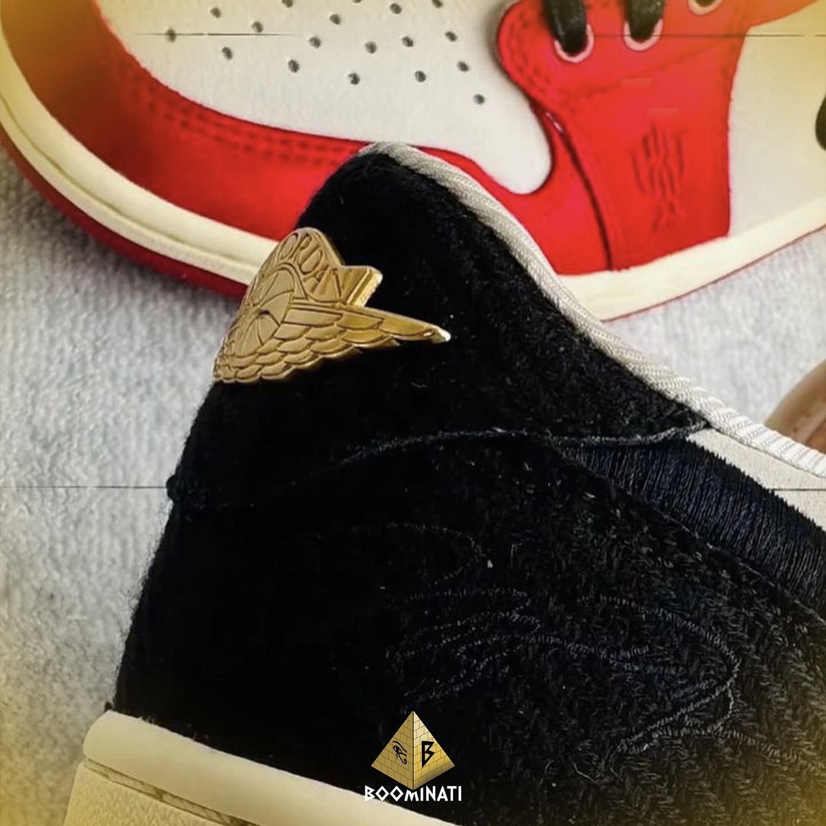 First look at the Trophy Room x Air Jordan 1 Low releasing in a couple months 🔥🏆

What do you think about this pair and most importantly: will the back door be wide open again 😂
