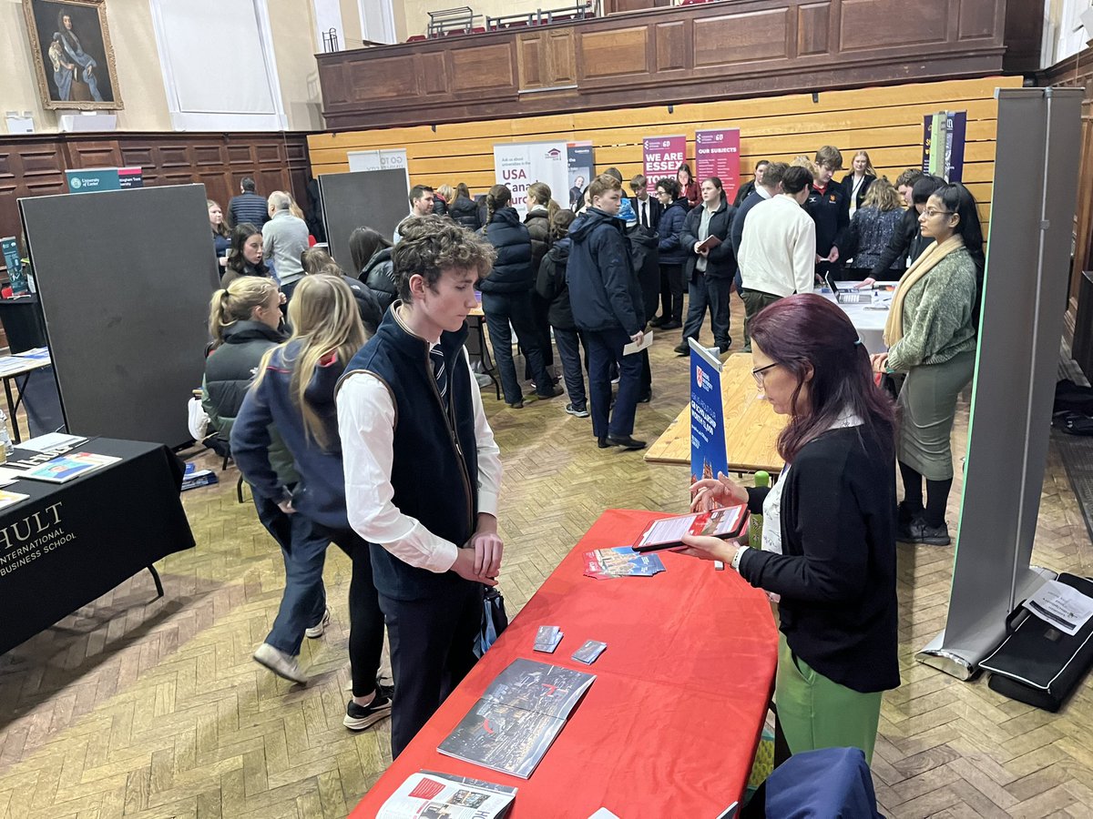 Fantastic evening with so many exhibitors at our annual Careers and HE Fair. Buzzing atmosphere and lots of positive conversations #felstedinspires