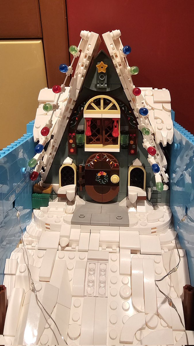 st_hennermann's tweet photo. #Klemmbausteine #Reobrix #ChristmasBook
Abschnitt 6 vervollständigt das Haus des Weihnachtsmanns im Buchrücken. https://t.co/Pso7neXu14