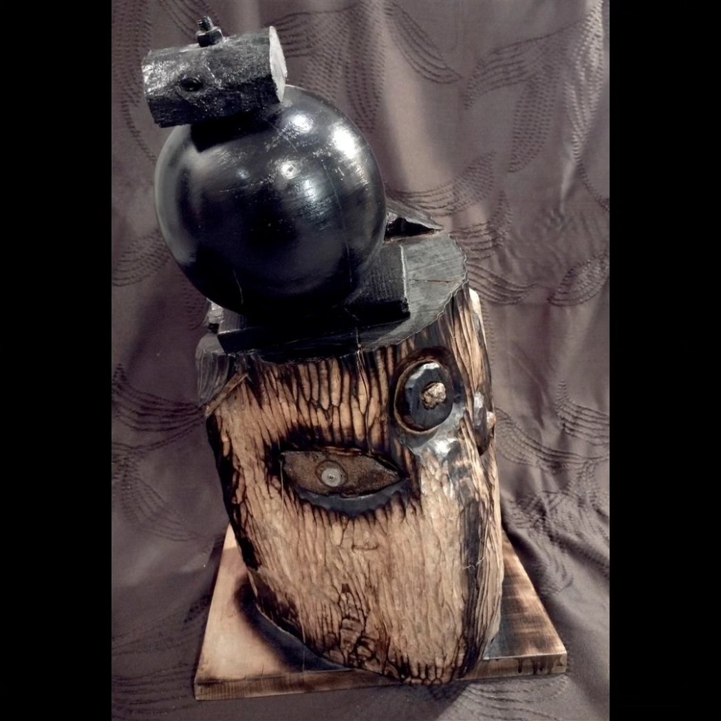 Głowa mędrca. / The head of the sage. Drewno, ogień, kamień, stal. /Wood, fire 🔥, stone, steel.  60x35x38cm , 2023.

More work: ziemowitfincek.com

#sculpture #rzeźba #moderart #sztukawspolczesna #modernsculpture  #contemporaryart #objectart #woodenart #drewnianarzeźba