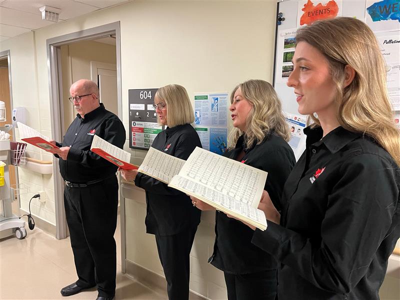 TSA_CSS's tweet photo. On Thursday, December 6, 2023, members of the CSS shared in ministry and brought season’s greetings to the staff and patients of the Toronto Grace Health Centre. https://t.co/NgSMKfdfOn