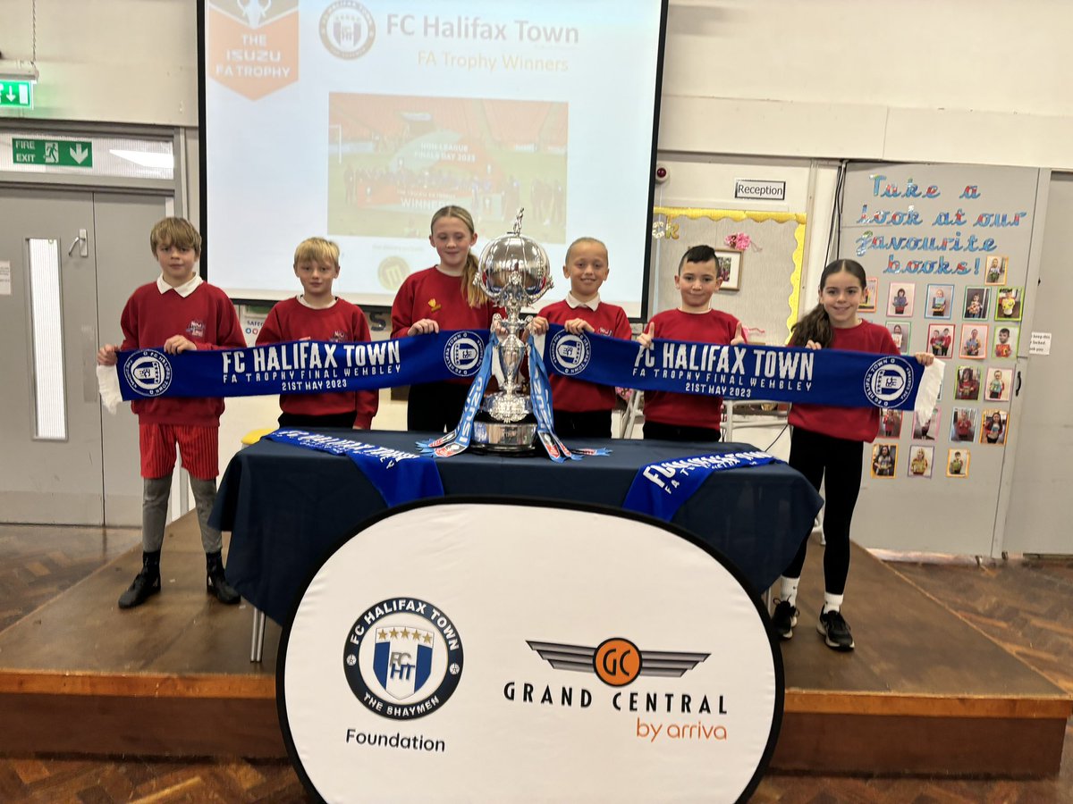 🏆 FA TROPHY TOUR 🏆 We were lucky enough to have the FA Trophy visiting school this morning, where @FCHTOnline are the current holders.A big thanks to Nick and Luke @CommunityFCHT for the fantastic assembly. Our football team were excited to have photos and so were our staff!