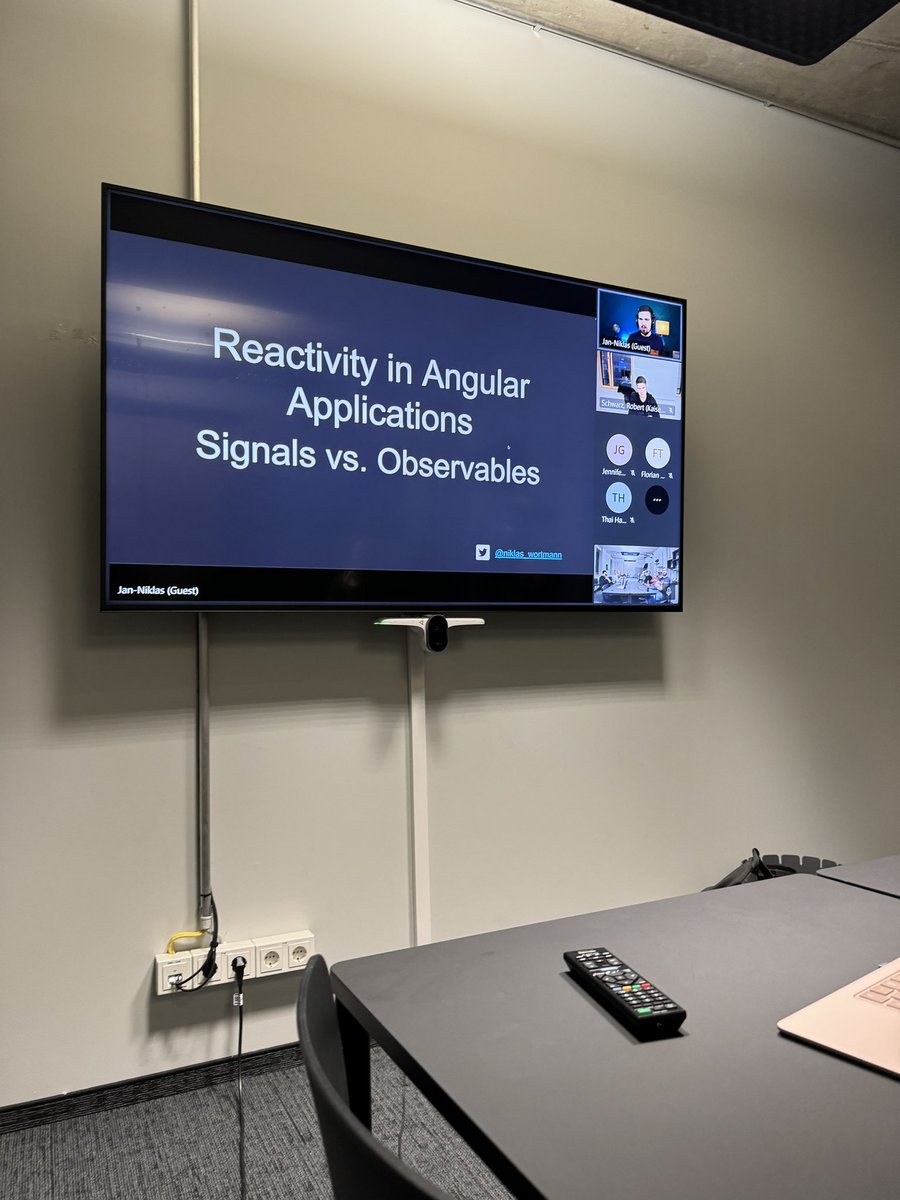 Thanks for your talk <a href="/niklas_wortmann/">Jan-Niklas Wortmann</a>, it was a pleasure to learn about #rxjs and #signals in #angular from you! Hope to see you again soon 😊