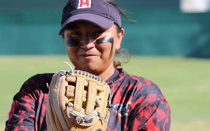 GaboAnd17's tweet photo. ¡Selección de casa! 

Las @bravasdeleon escogieron a Fabiola Ramírez, guanajuatense que pudo tener la experiencia de asistir a pruebas con la Selección Mexicana de Sóftbol. 

El buen @05rowa le hizo un reportaje especial para @soldleon. 

Experiencia inédita en la @LigaMexSoft. https://t.co/l6yQbxEFEA