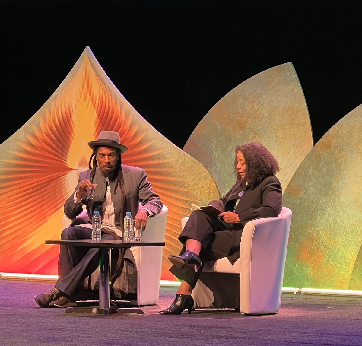 So sad to hear about the loss of @BZephaniah Had the absolute privilege of hearing him at the last ASCL conference. Inspirational @ASCL_UK @Evelynforde1 #BenjaminZephania