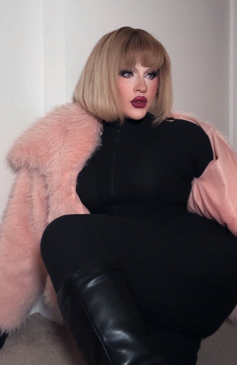 jaclyn_tess's tweet photo. 💕 #draguk #dragqueen #dragmakeup https://t.co/FgYFN4Ruiu