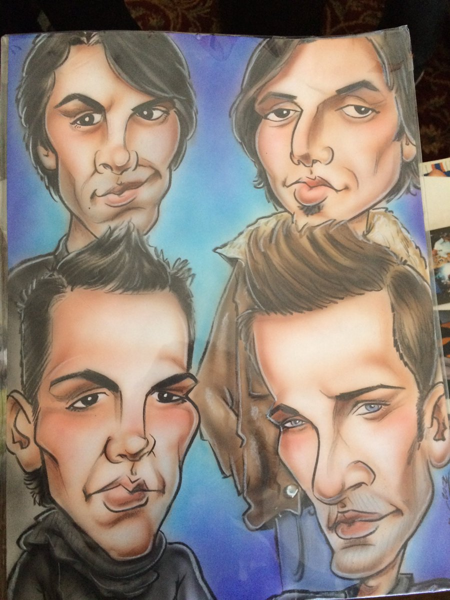 the artist definitely had a crush on tyler. also, there are a few VIP tickets left and you could be lucky enough to get a photo with these handsome men!

get tix: ffm.live/midtownchrismu…