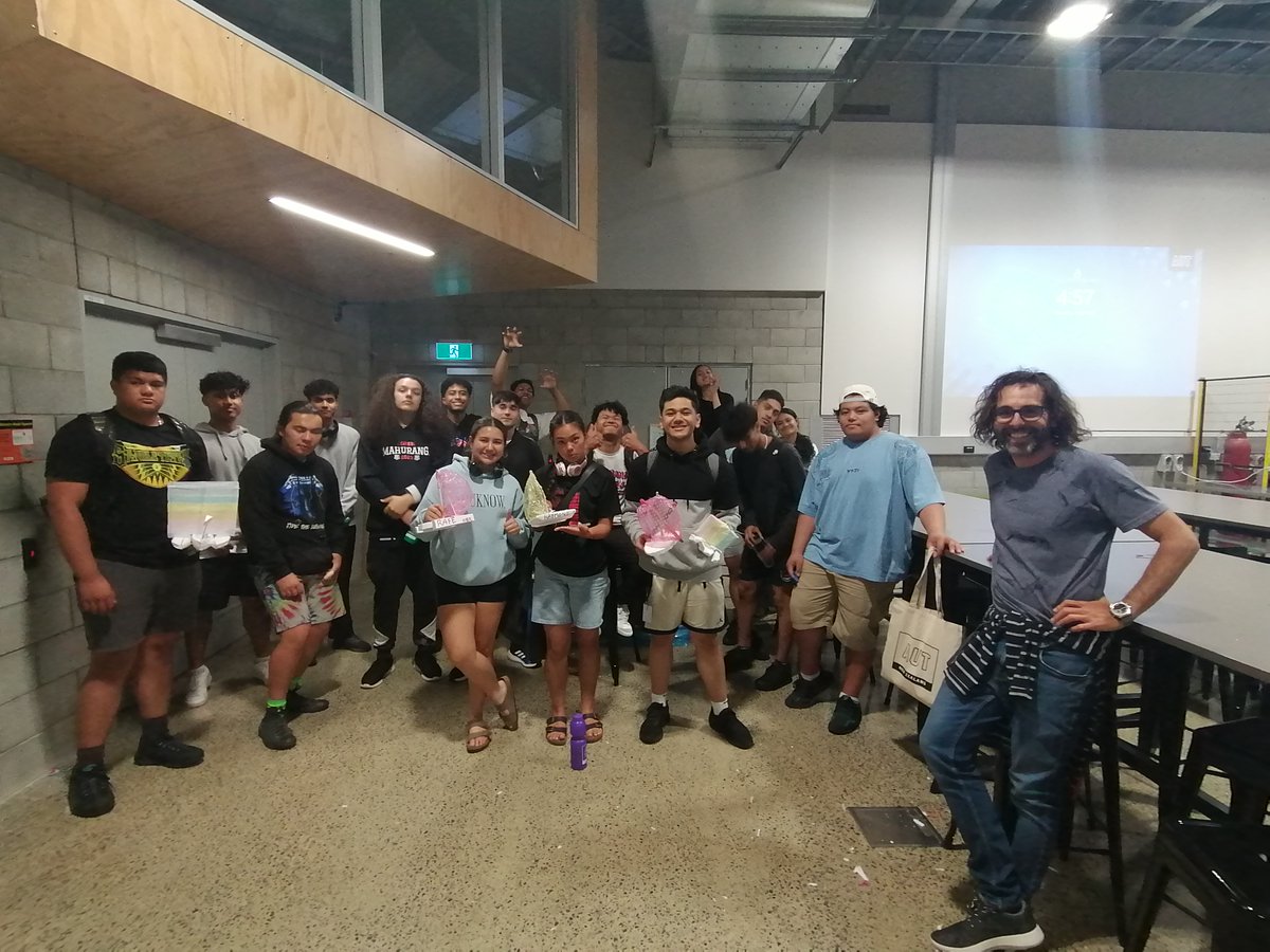 Kia ora koutou! A pleasure to be running an #Engineering workshop at @AUTuni Māori and Pacific STEM camp. I belive we had a good time together. Great future #university students! Ngā mihi!