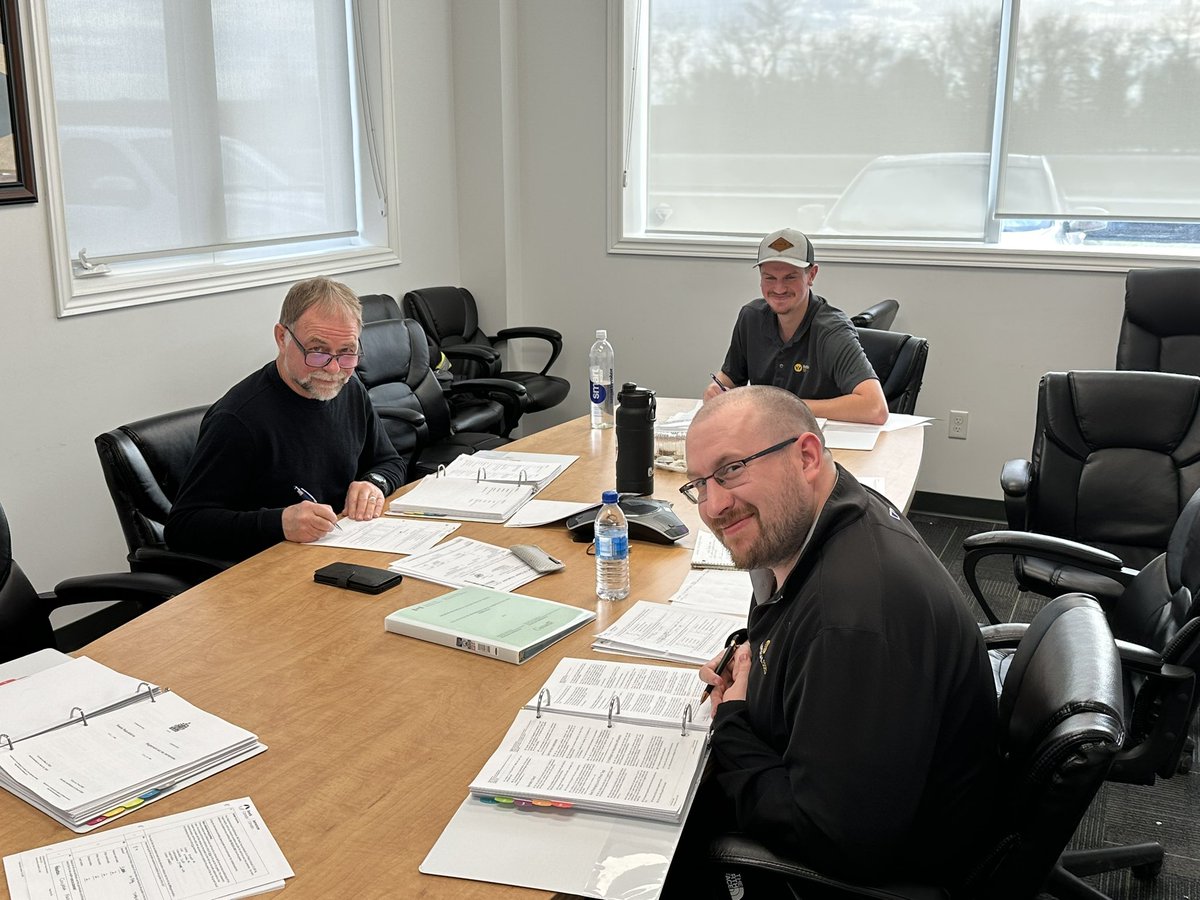 kurt_shmon's tweet photo. Boys are busy learning and one getting a tune up! We have Shari from @2020SeedLabs in providing the training as grader and operator courses are happening!  @imperialseed_cc @imperialseed_as and twitterless Terry https://t.co/Vzp7UzdEwO