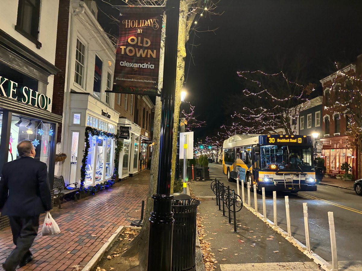 MarkLStout's tweet photo. @Nerd4Cities 
And finally...
10. King Street at night during the holiday season! https://t.co/yWk2KGAwxI