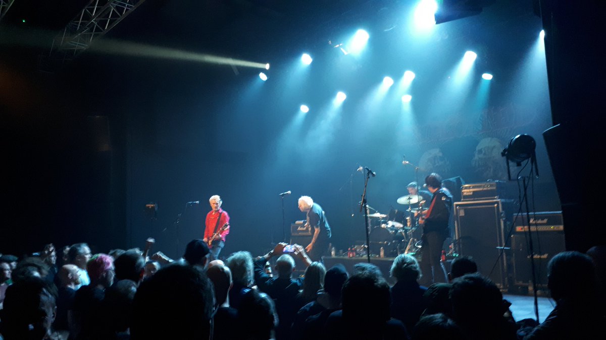 ImkeSingingintherain tweet media