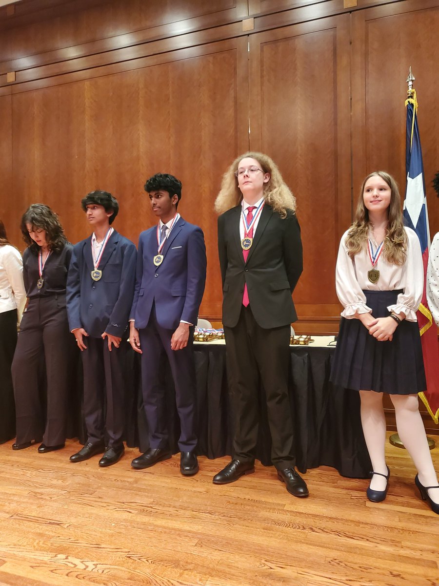 Back from the thrilling State Capitol Debate! Captain Grant Barnhardt led the team to success. Kyle Cowart and Ledger Thigpin rocked the competition, with Thigpin earning a finalist award in the top 20 rankings! 🏆🔥 Congratulations!!
<a href="/hebisd/">HEB ISD</a>
#trojandna
#itsaculturenotaclimate
