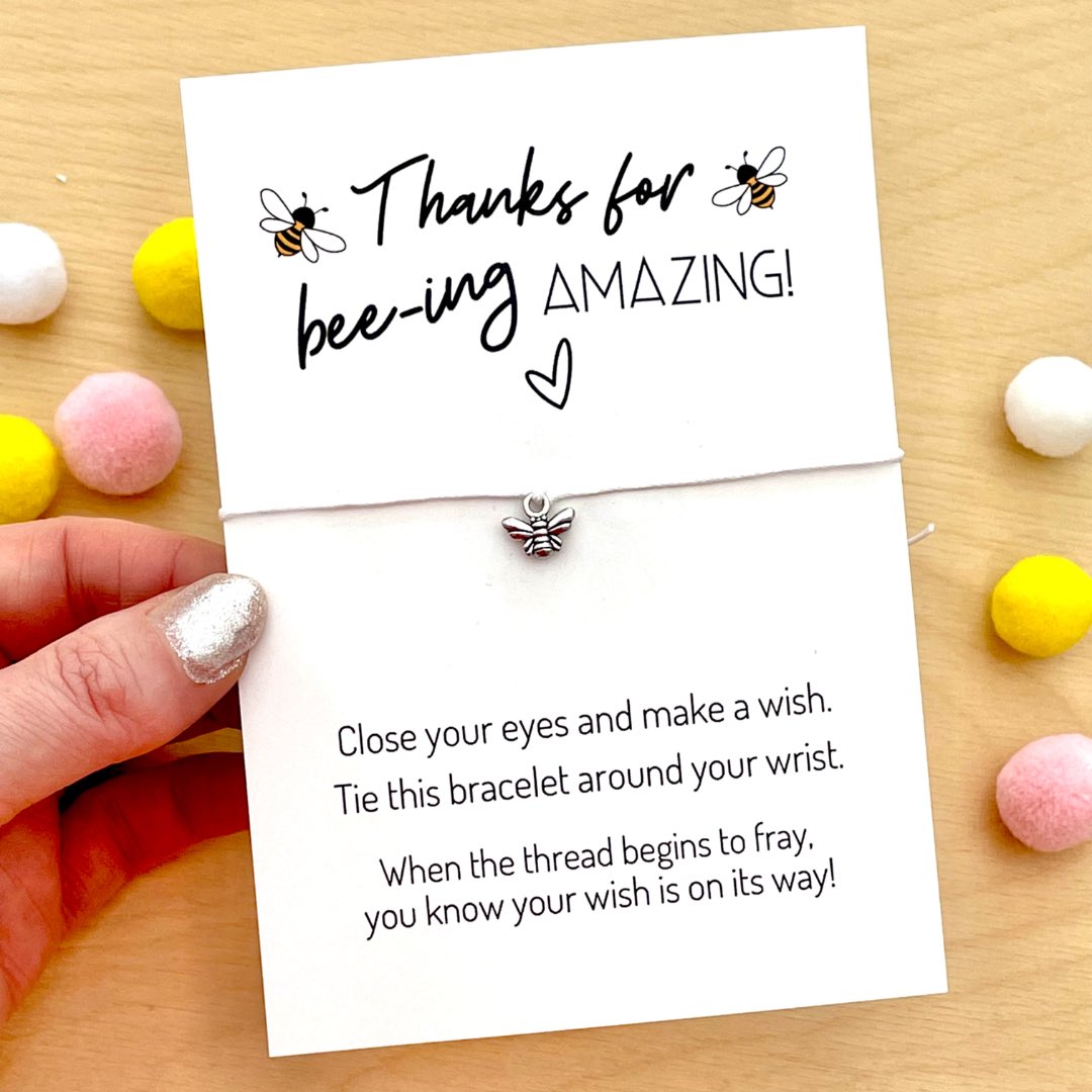 💛🐝 Thanks for Bee-ing Amazing! wish and friendship bracelet 🐝💛

#WomanInBizHour #bee #shopindie #giftideas2023 #ChristmasGiftIdeas #ChristmasGiftforfriend #stockingfiller #shopsmall #thursdayvibes #CraftBizParty #etsyfinds 

etsy.com/shop/janebprin…