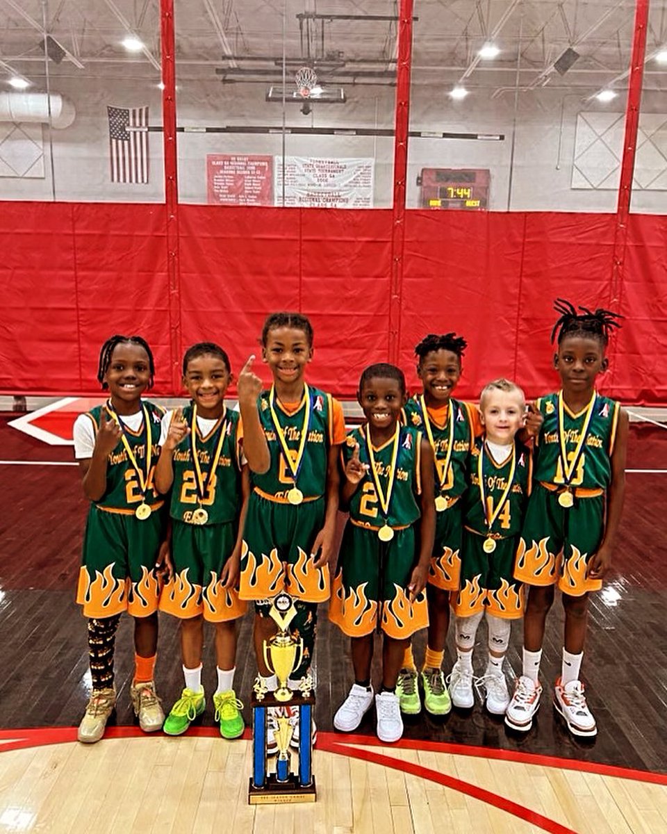 CoachTerrell's tweet image. If you’re not obsessed with getting better each and every day, you will never reach where you want to be. #ClassOf2034 playing up vs 4th grade.