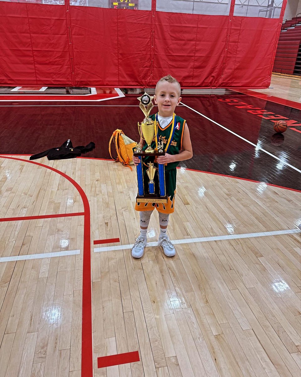 CoachTerrell's tweet image. If you’re not obsessed with getting better each and every day, you will never reach where you want to be. #ClassOf2034 playing up vs 4th grade.