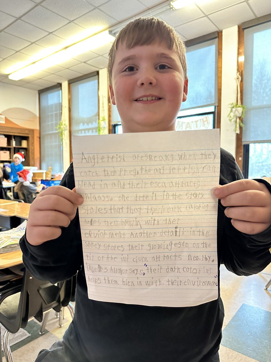 EmilyCron16's tweet image. Writers gonna write👏🏼👏🏼🐾📝These little wolverines are becoming MIGHTY writers!! #wcsdletsgo