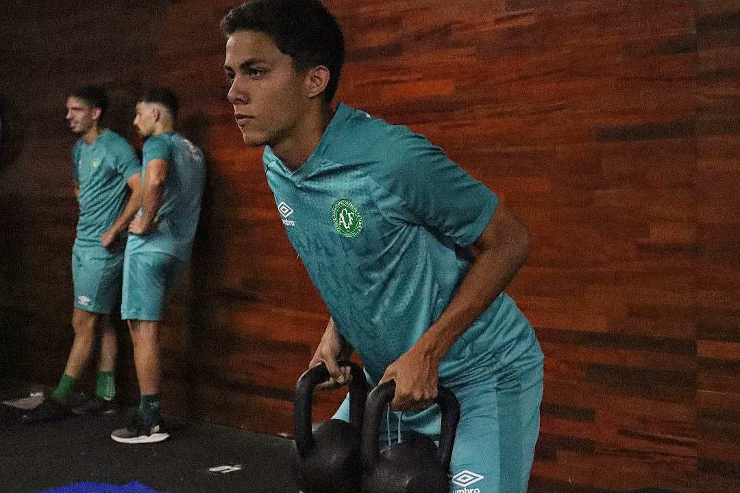 Xavier Maia/Fênix e Chapecoense vencem e conquistam classificações pelo  sub-13 - ContilNet Notícias