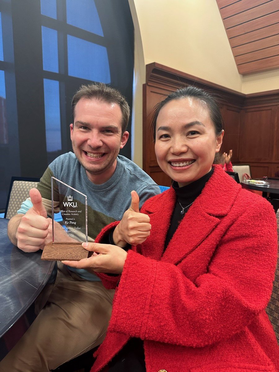 Dr. Ke Peng--pictured with PCAL Associate Dean Dr. Jeffrey Budziak--recently received a One Million Dollar Grant Club Award from the Office of Research and Creative Activity. Congratulations! @WKUPcal @WKUResearch @WKUChinese @WKUFlagship