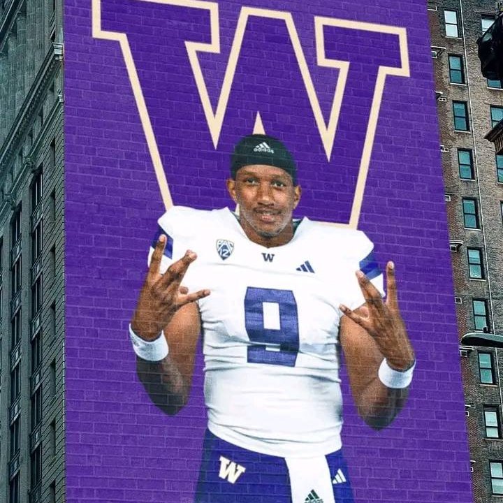SamiOnTap's tweet photo. Would you want the Seahawks to draft Washington Huskies QB Michael Penix Jr.? 

Realistically he might go in the 10-20 range in the draft, somewhere the Seahawks might be at. https://t.co/9nOlPeX84E