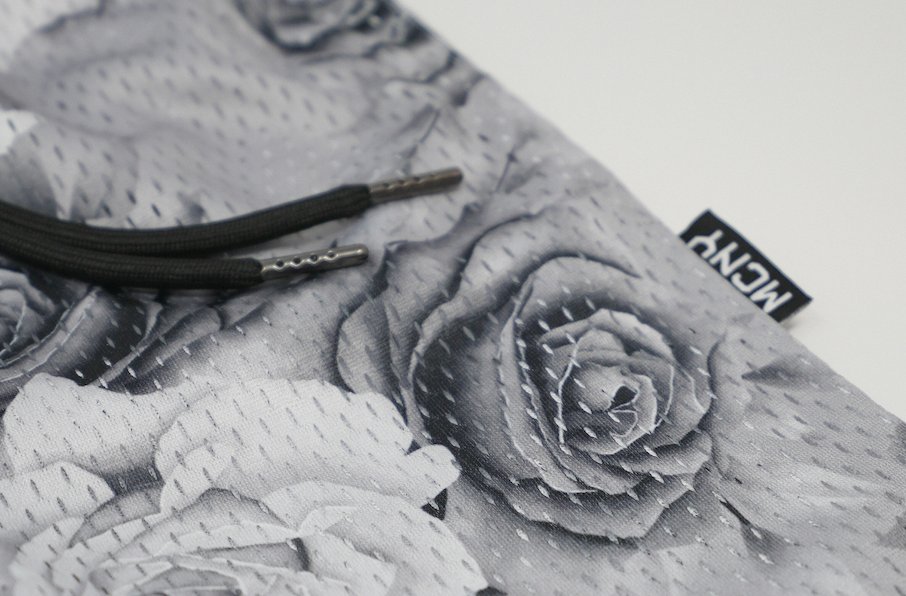 🚨GIVEAWAY🚨

All you have to do is RT and you’ll have a chance to win my new shorts before they release tomorrow ⚪️⚫️

I’ll do a random drawing tonight at 11pmEST and post the winner in the replies of this tweet.