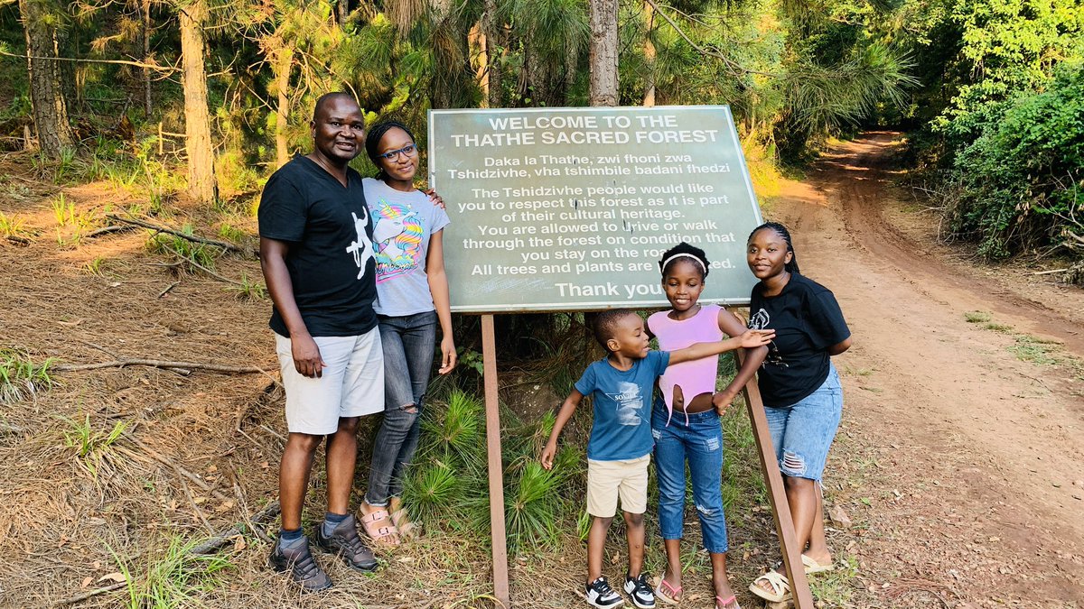Nndoweni's tweet photo. It’s December and the gang can’t afford to sit after a hectic year of schooling and work. Time to explore local natural wonders. #FamilyTime  #familyfun  #shotleft  #localtourists https://t.co/Xeem8k163C