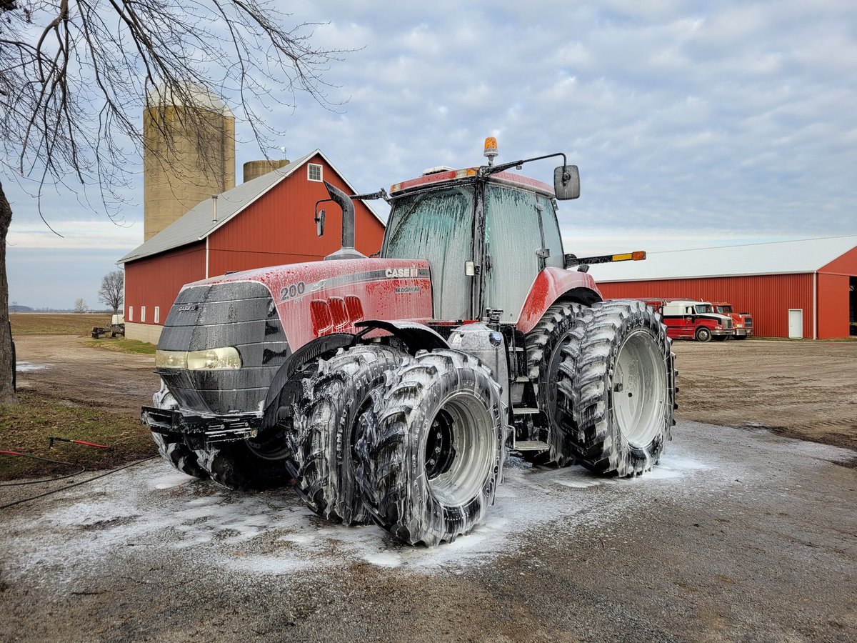 It's everybody's favorite season, #Andyclean season! @Case_IH