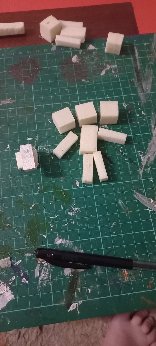 mindless_pixie's tweet photo. Replaced the corrugated cardboard with foam from a freezer box. Testing some wood glue and gesso on two scrappy pieces.

#minecraft #minecraftcrafts #christmasornament #diychristmasdecor #diycrafts #chirstmascrafts https://t.co/kGwnaMeN99